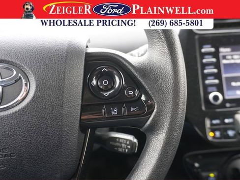 Used 2022 Toyota Prius L Eco image 22