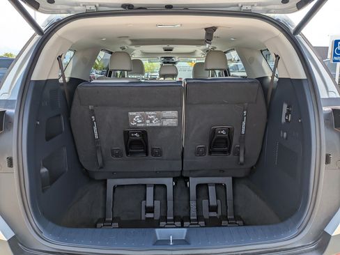 Certified 2025 Kia Carnival SX Prestige FWD image 33