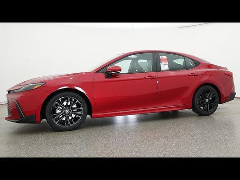 Used 2026 Toyota Camry SE FWD image 6