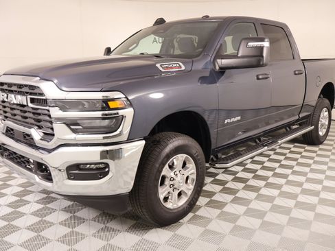 Used 2025 RAM 2500 Big Horn AWD/4WD image 10