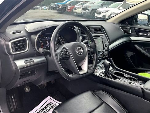 Used 2023 Nissan Maxima SL FWD image 5