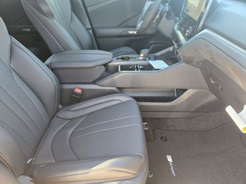 New 2026 Lexus TX 500h AWD image 9