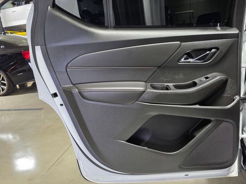 Used 2020 Chevrolet Traverse RS image 13