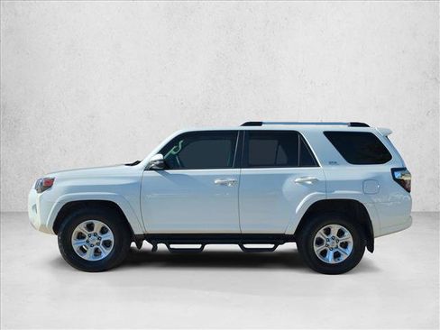 Used 2021 Toyota 4Runner SR5 Premium w/ Moonroof Package RWD image 9