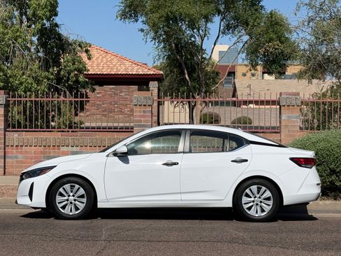 Used 2024 Nissan Sentra S FWD image 3
