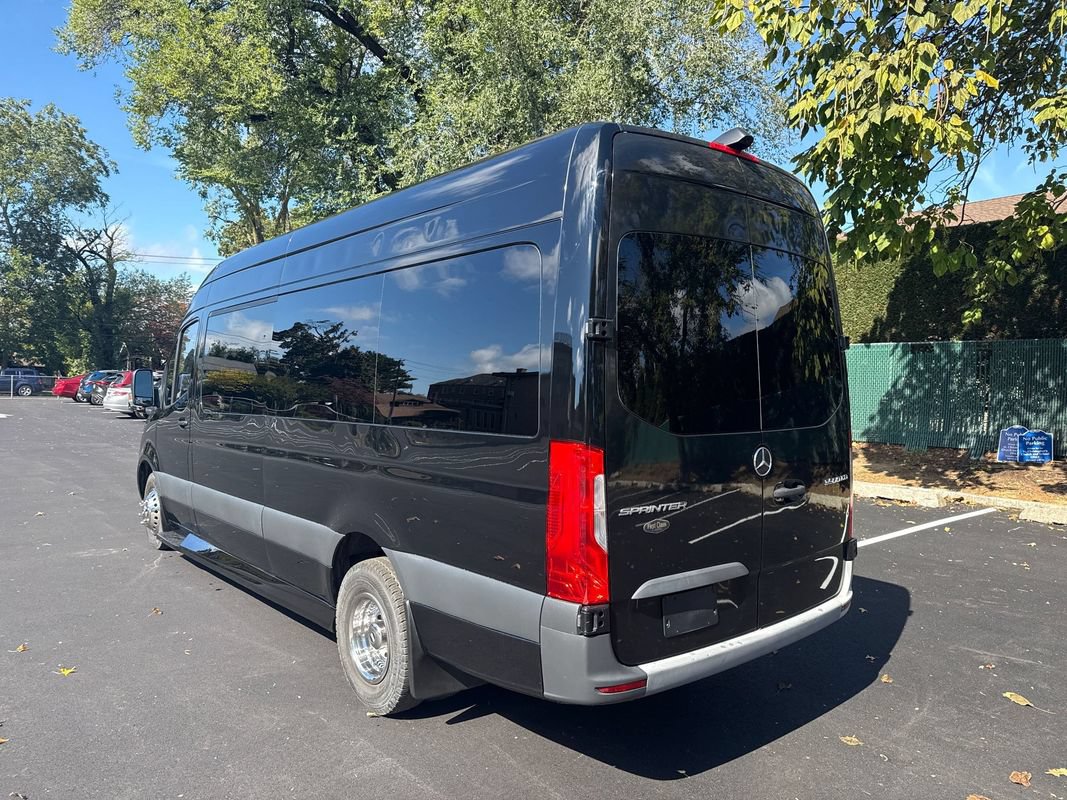 Used 2021 Mercedes-Benz Sprinter 3500 image 6