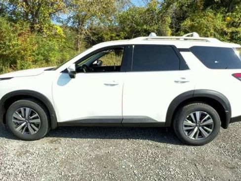 Certified 2024 Nissan Pathfinder SL w/ Cargo Package image 5