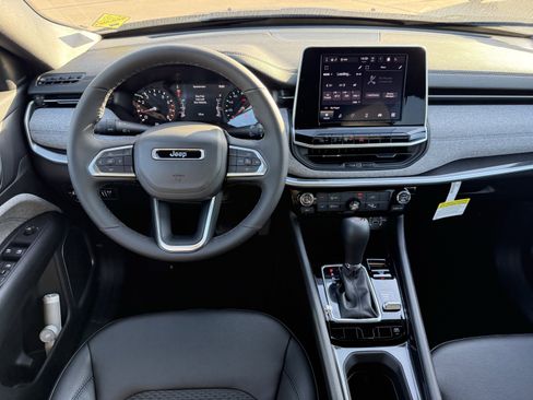 New 2026 Jeep Compass Latitude image 11