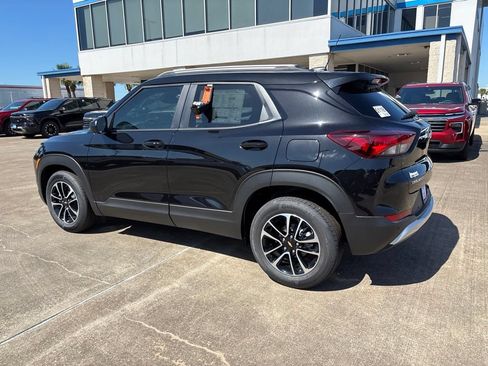 New 2026 Chevrolet TrailBlazer LT w/ Driver Confidence Package FWD image 14