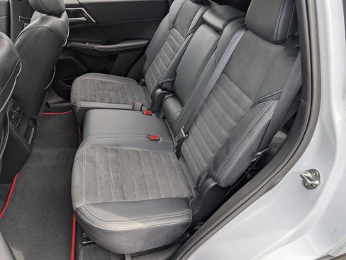 Used 2024 Mitsubishi Outlander Ralliart AWD/4WD image 18