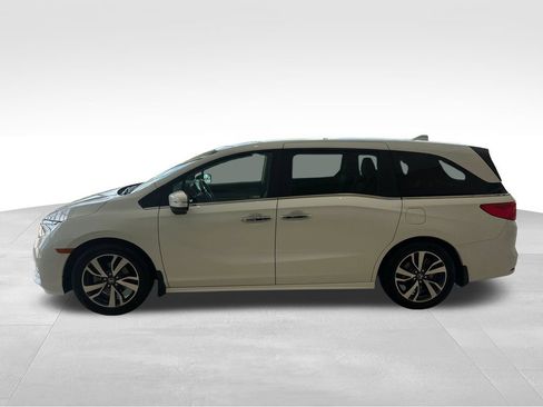 Used 2021 Honda Odyssey Touring image 2