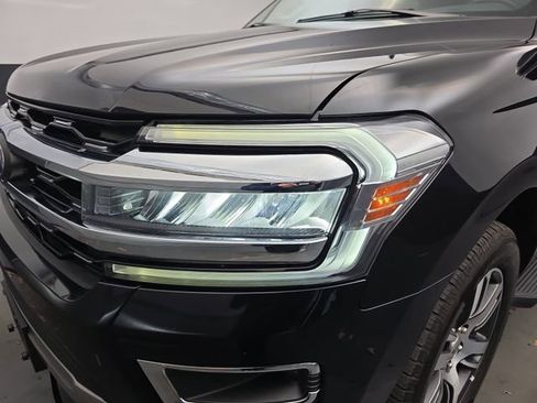 Used 2024 Ford Expedition Limited image 14