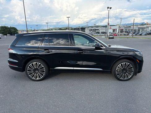 Certified 2025 Lincoln Aviator Black Label AWD/4WD image 6