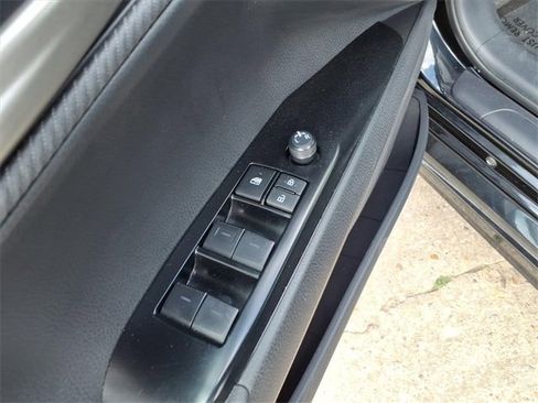 Used 2025 Toyota Camry SE image 21