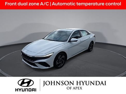 Used 2025 Hyundai Elantra Limited FWD image 4