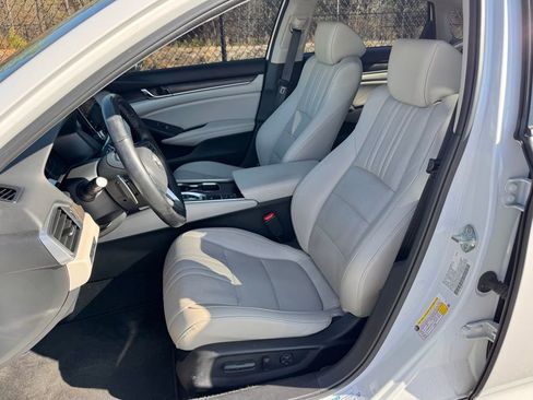 Used 2022 Honda Accord Touring image 17