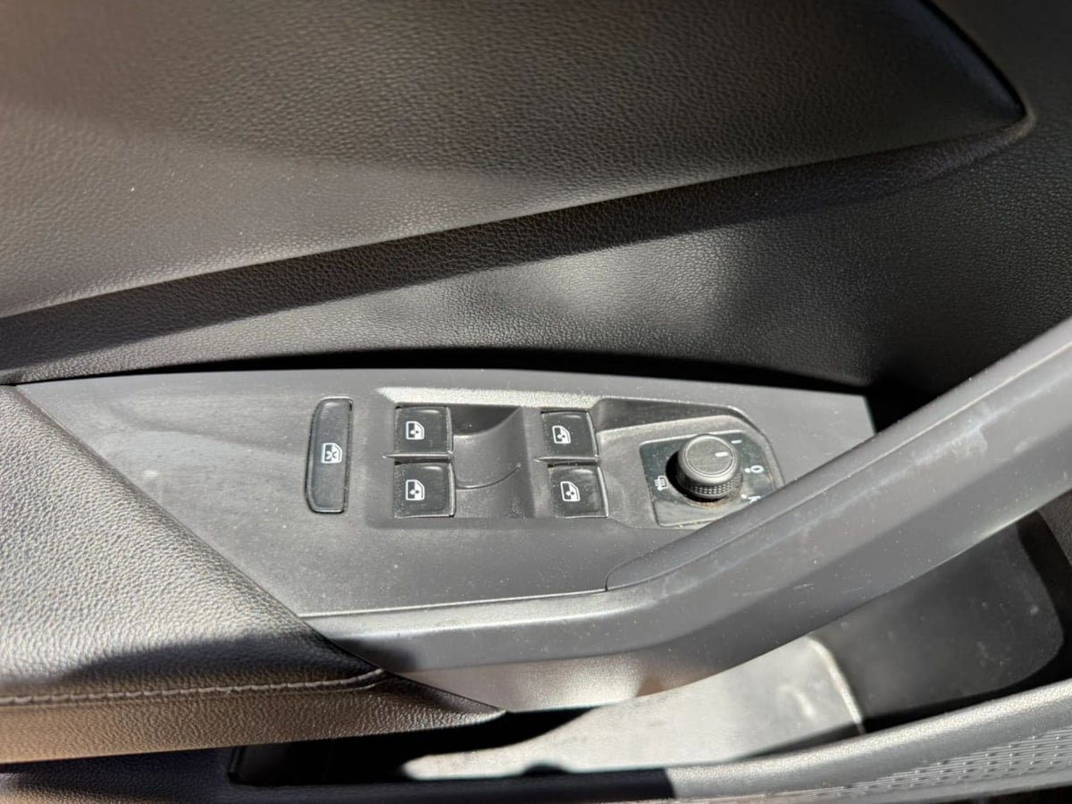 Used 2024 Volkswagen Jetta SE FWD image 24