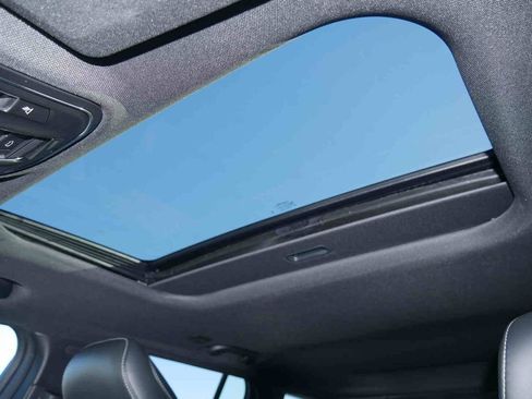 New 2025 Jeep Grand Cherokee Altitude image 35