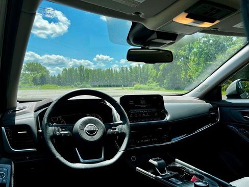 Used 2023 Nissan Rogue SL w/ SL Premium Package AWD/4WD image 18