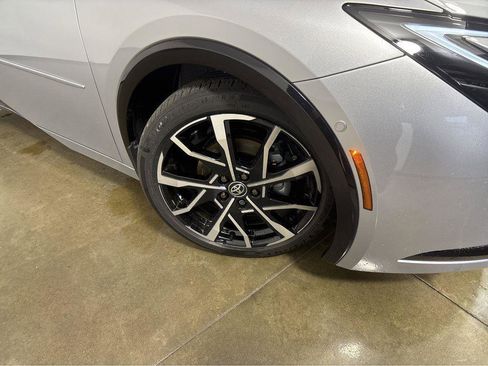 New 2026 Toyota Prius XSE Premium image 9