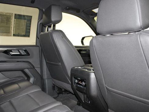 Used 2025 Chevrolet Tahoe LT AWD/4WD image 35