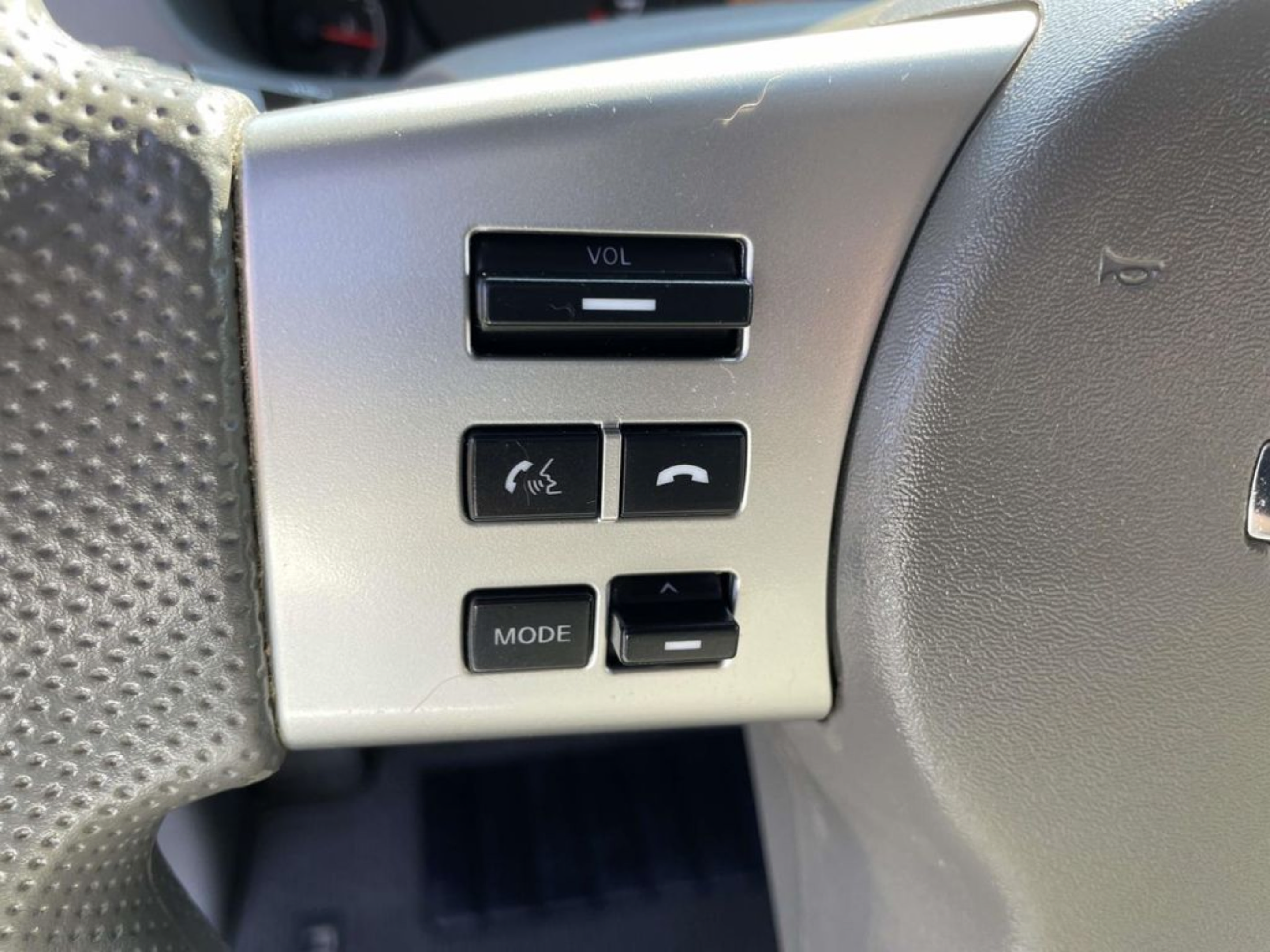 Used 2014 Nissan Frontier SV w/ SV Value Truck Package RWD image 25
