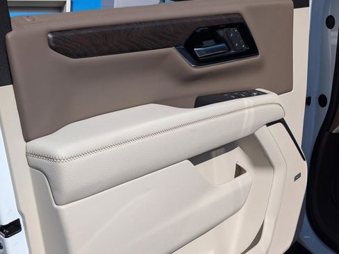 New 2026 GMC Yukon Denali w/ Advanced Technology Package image 17