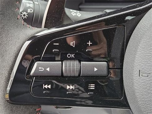 Used 2024 Nissan Z NISMO w/ Floor Mat Package image 25