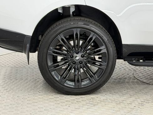 Used 2025 Land Rover Range Rover SE AWD/4WD image 11