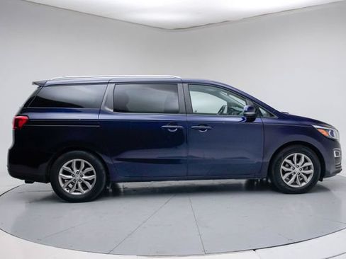 Used 2019 Kia Sedona EX FWD image 8