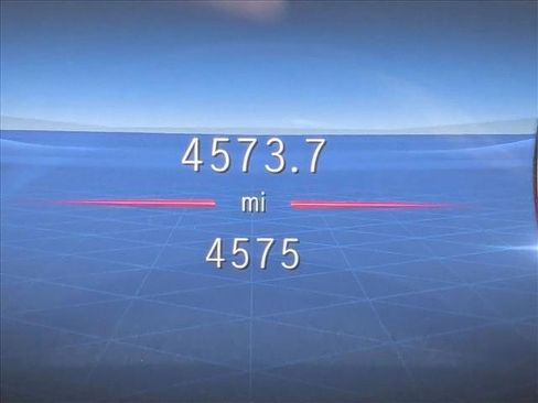 Used 2025 Mercedes-Benz GLA 250 image 11