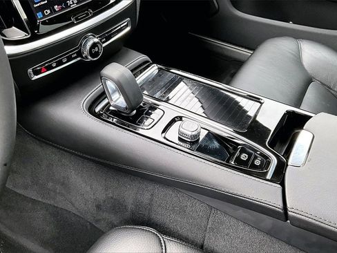 Used 2023 Volvo S60 T8 Plus w/ Climate Package image 18