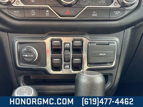 Used 2023 Jeep Gladiator Overland image 25