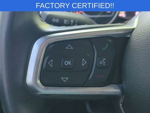 Used 2022 Jeep Wrangler Unlimited Sahara AWD/4WD image 17