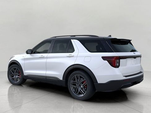 Used 2026 Ford Explorer ST-Line w/ ST-Line Street Pack AWD/4WD image 5