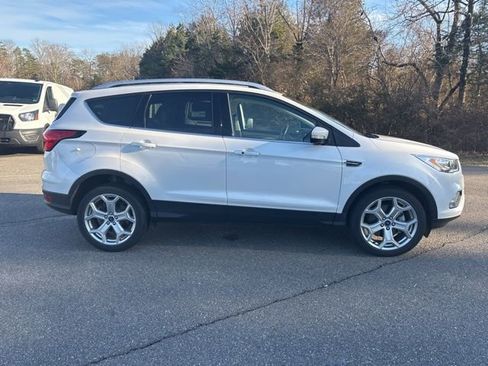 Used 2019 Ford Escape Titanium image 2