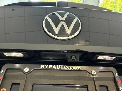Used 2023 Volkswagen Taos SE AWD/4WD image 44