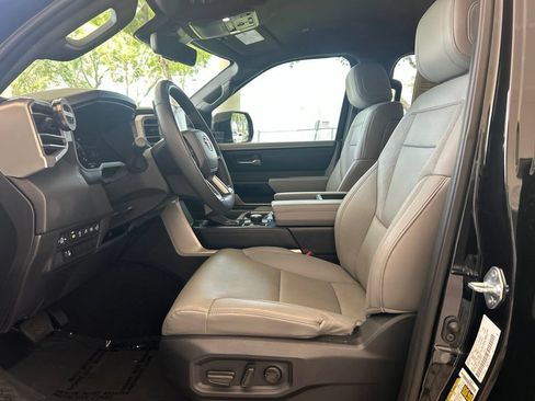 Used 2025 Toyota Tundra Limited AWD/4WD image 6