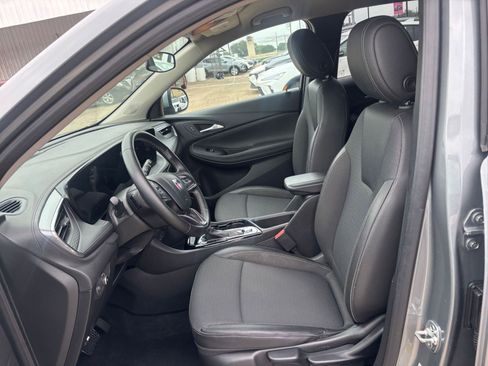 Used 2025 Buick Encore GX Preferred FWD image 25