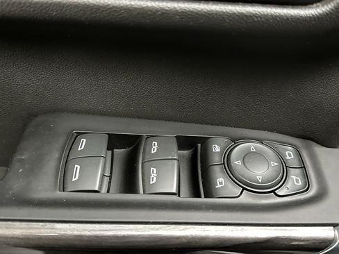 Used 2022 Chevrolet Silverado 1500 LTZ w/ LTZ Convenience Package II image 24