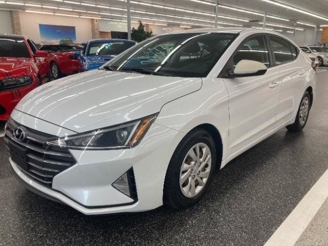Used 2019 Hyundai Elantra SE w/ Cargo Package FWD image 2