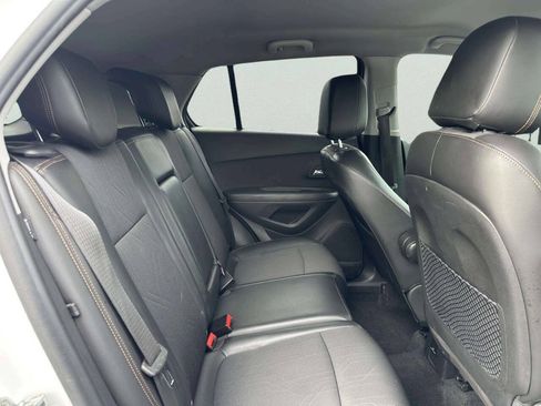 Used 2017 Chevrolet Trax LT w/ LT Convenience Package AWD/4WD image 20
