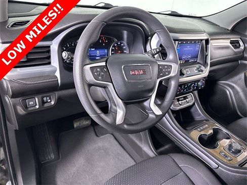 Used 2021 GMC Acadia SLE w/ Driver Convenience Package image 10