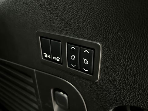 Used 2016 Cadillac Escalade Luxury image 34