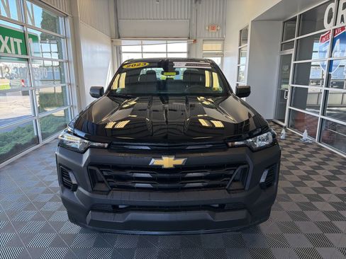 Used 2023 Chevrolet Colorado W/T image 2