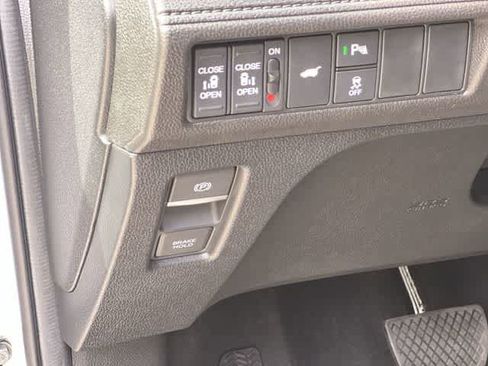 Certified 2026 Honda Odyssey Elite image 29