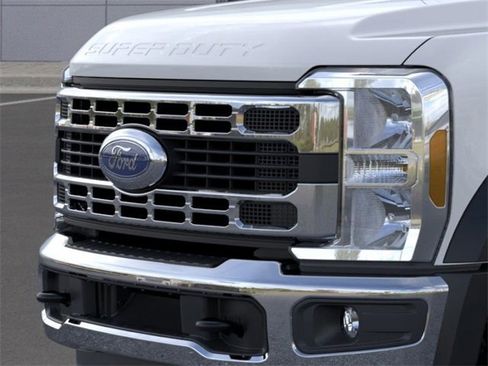 New 2026 Ford F450 XL w/ XL Chrome Package image 17