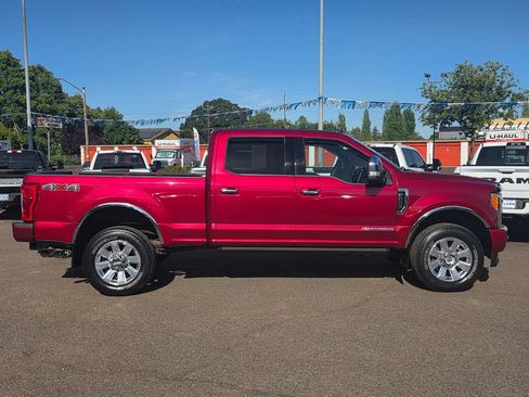 Used 2019 Ford F250 Platinum w/ Platinum Ultimate Package AWD/4WD image 32