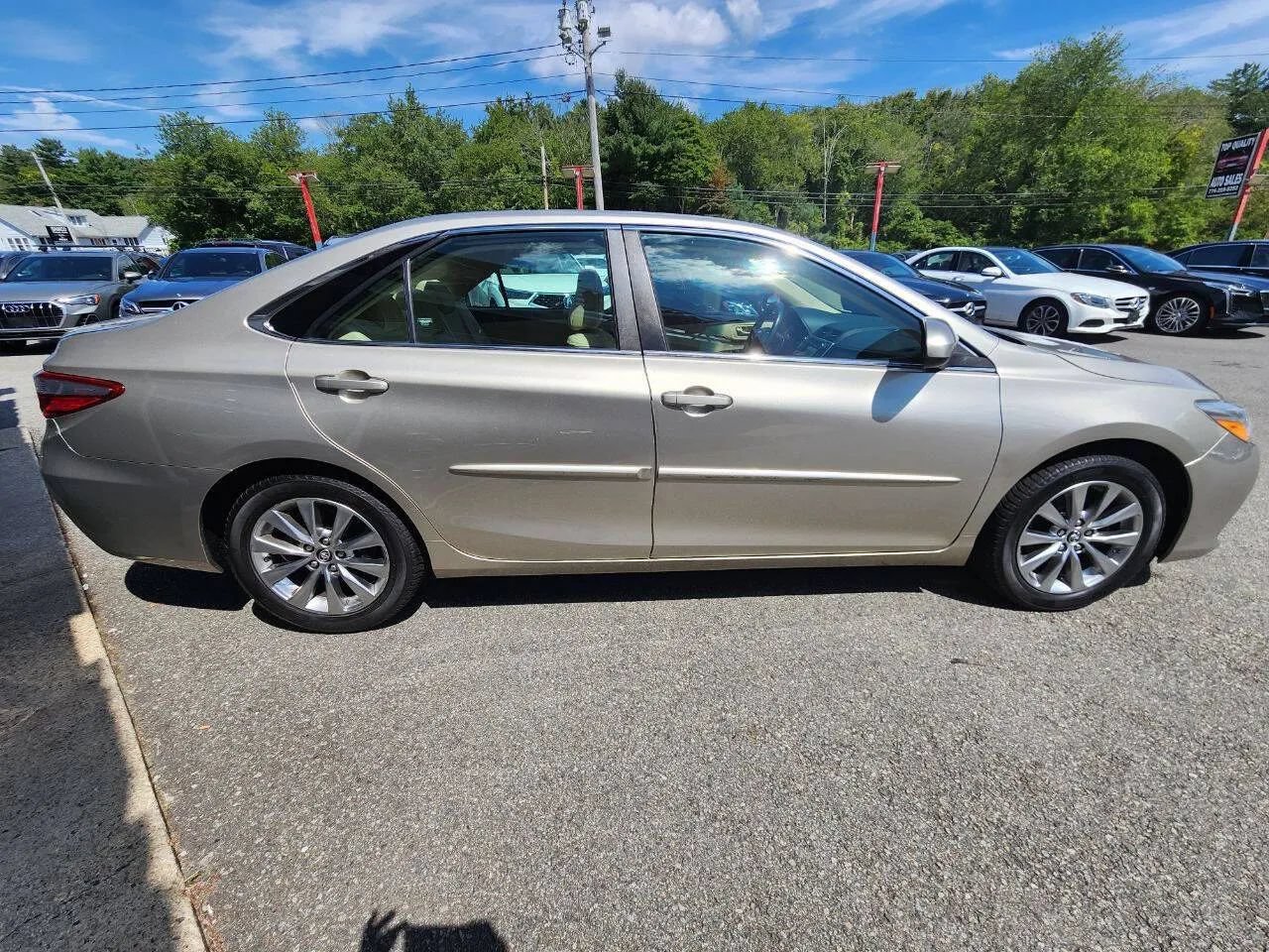 Used 2015 Toyota Camry XLE FWD image 5