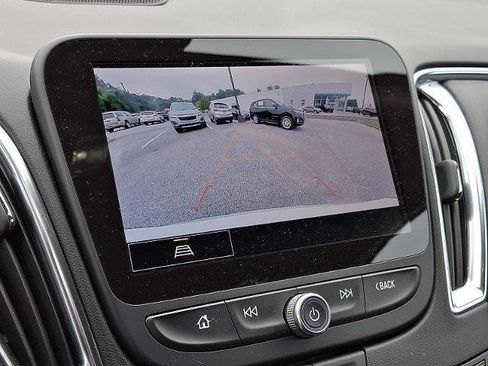 Certified 2025 Chevrolet Malibu LT FWD image 18